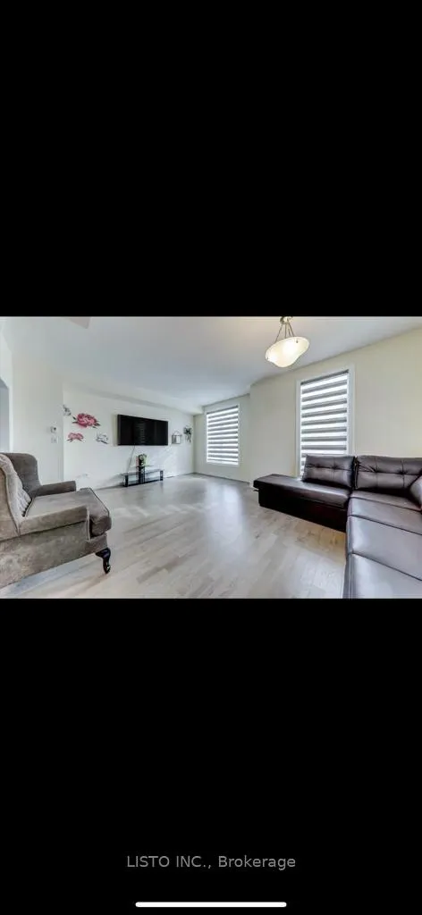 Photo 11 of Unit Bedroom #2, 12 Thomas Hope Lane, Markham, Cedarwood — HOMEH