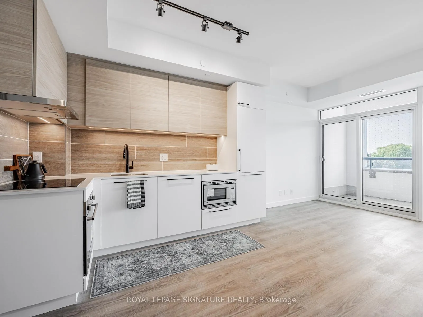 Photo 3 of Unit 416, 1050 Eastern Avenue, Toronto, The Beaches — HOMEH