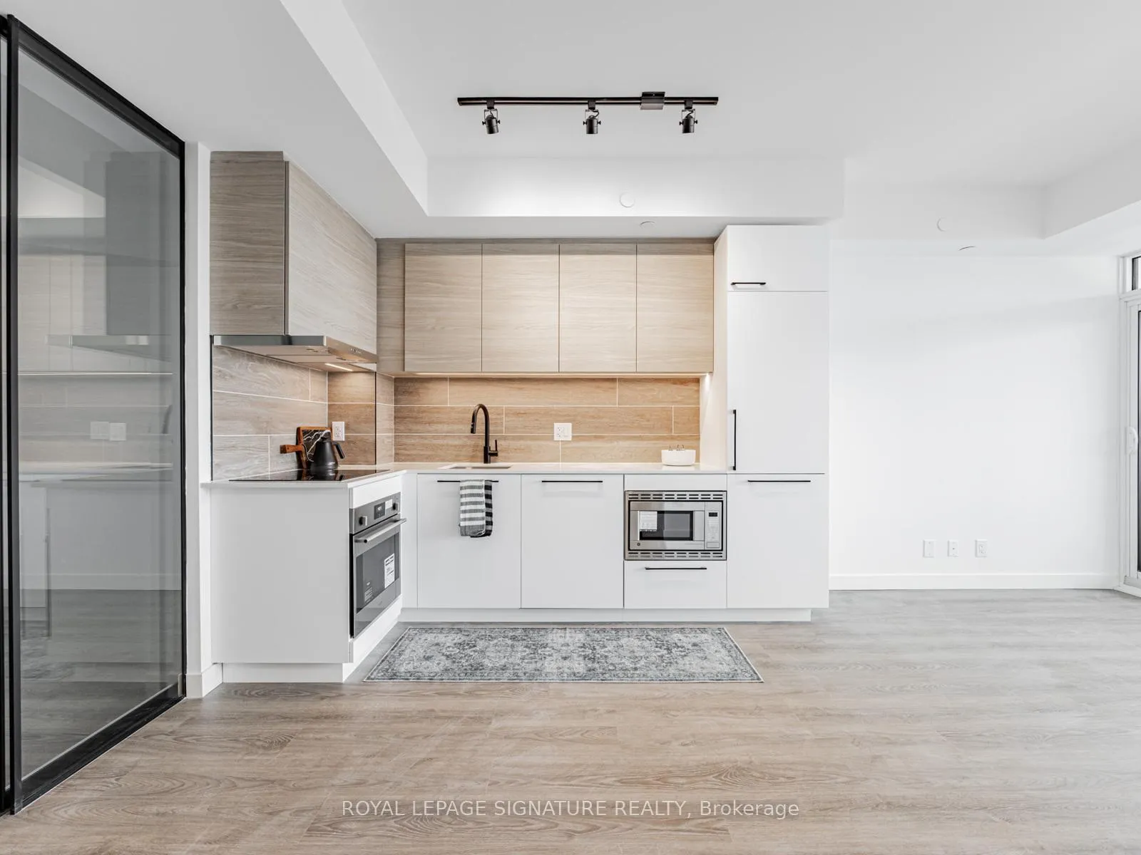 Photo 4 of Unit 416, 1050 Eastern Avenue, Toronto, The Beaches — HOMEH