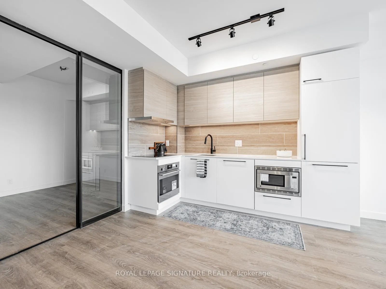 Photo 5 of Unit 416, 1050 Eastern Avenue, Toronto, The Beaches — HOMEH