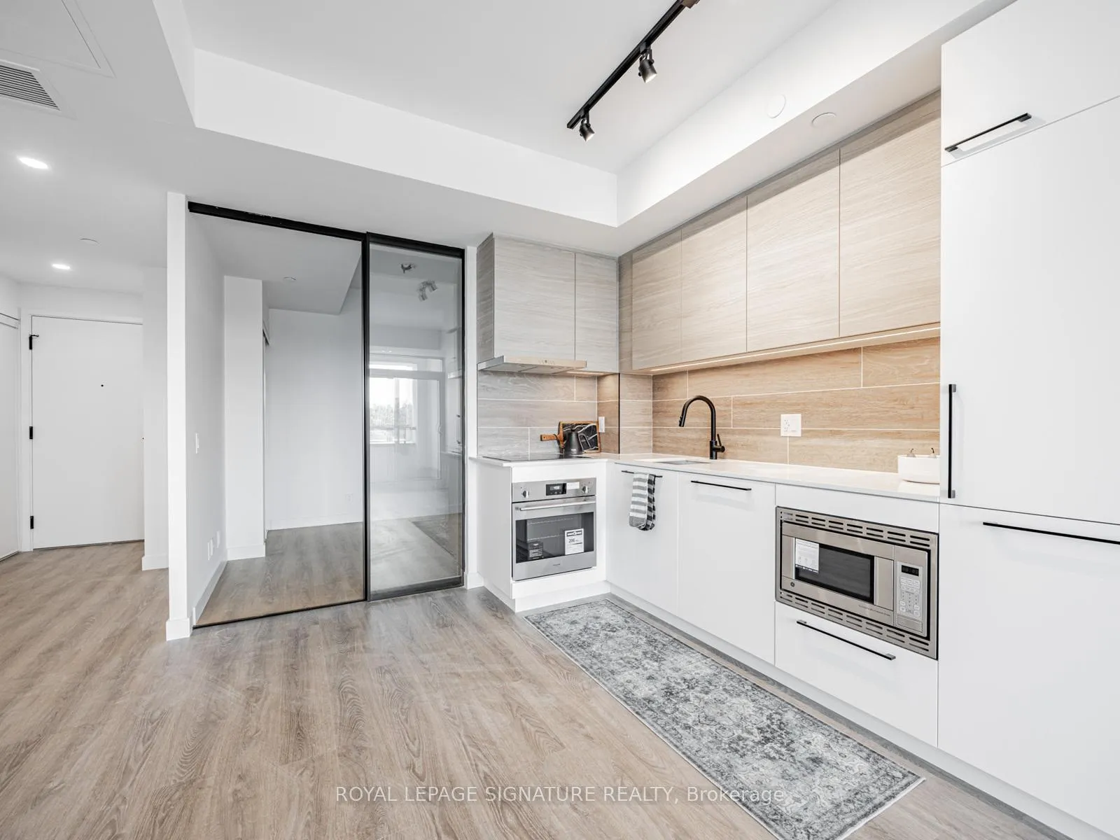 Photo 6 of Unit 416, 1050 Eastern Avenue, Toronto, The Beaches — HOMEH