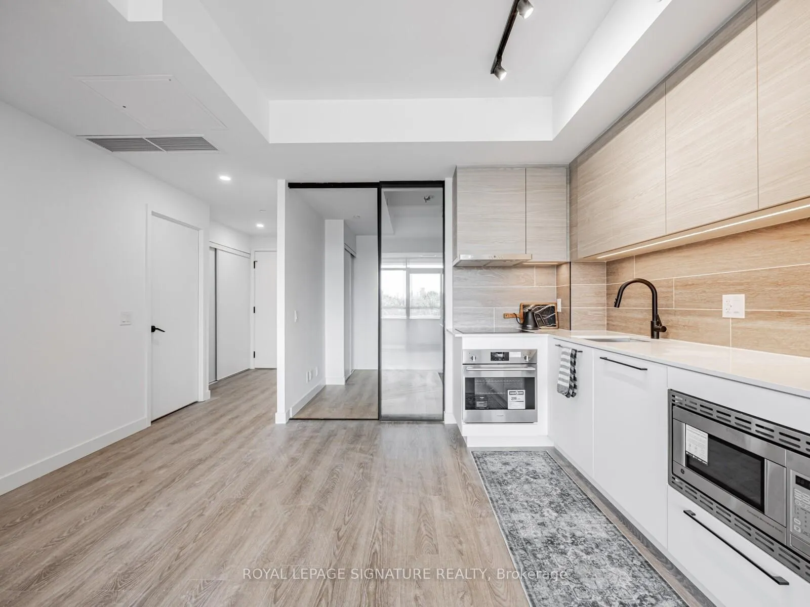 Photo 7 of Unit 416, 1050 Eastern Avenue, Toronto, The Beaches — HOMEH