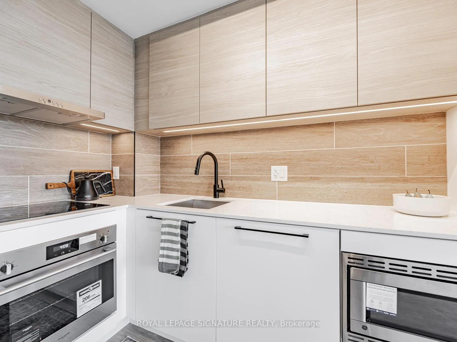 Photo 9 of Unit 416, 1050 Eastern Avenue, Toronto, The Beaches — HOMEH