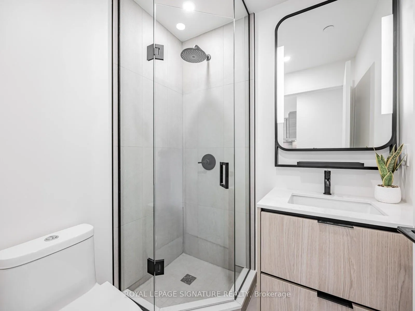 Photo 15 of Unit 416, 1050 Eastern Avenue, Toronto, The Beaches — HOMEH