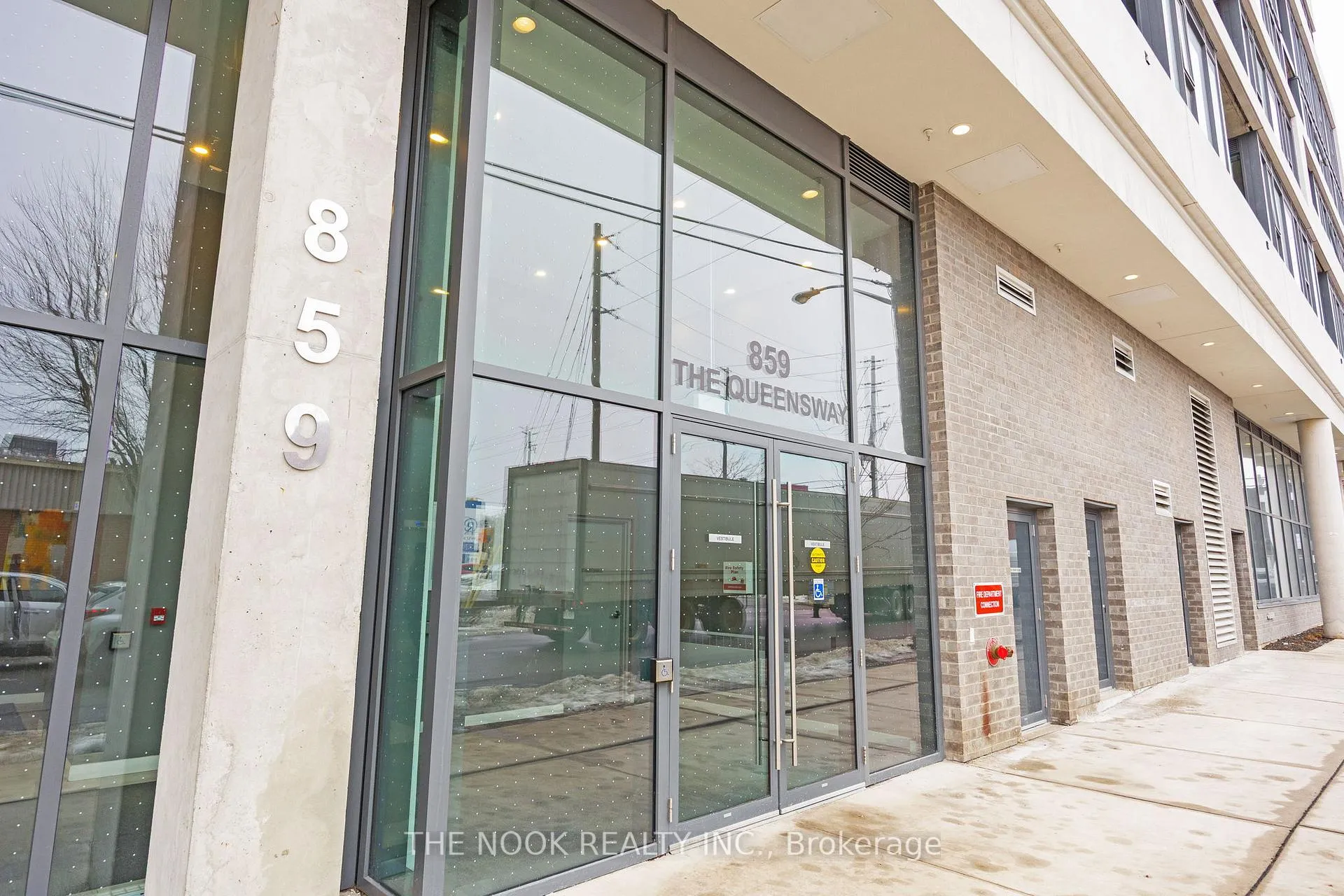 Photo 2 of Unit 417, 859 The Queensway, Etobicoke, Stonegate-Queensway — HOMEH