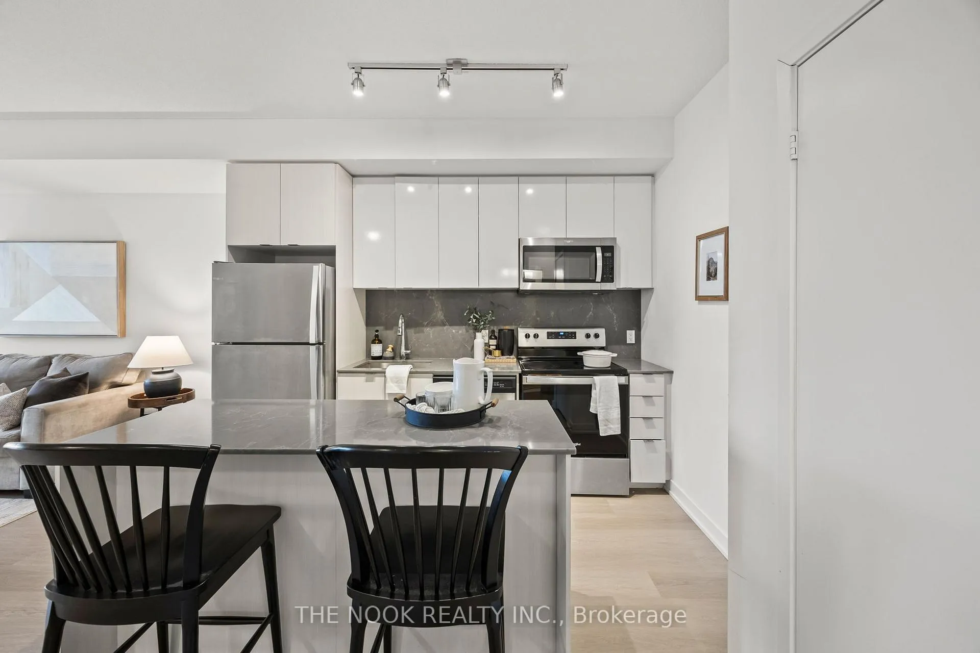 Photo 10 of Unit 417, 859 The Queensway, Etobicoke, Stonegate-Queensway — HOMEH