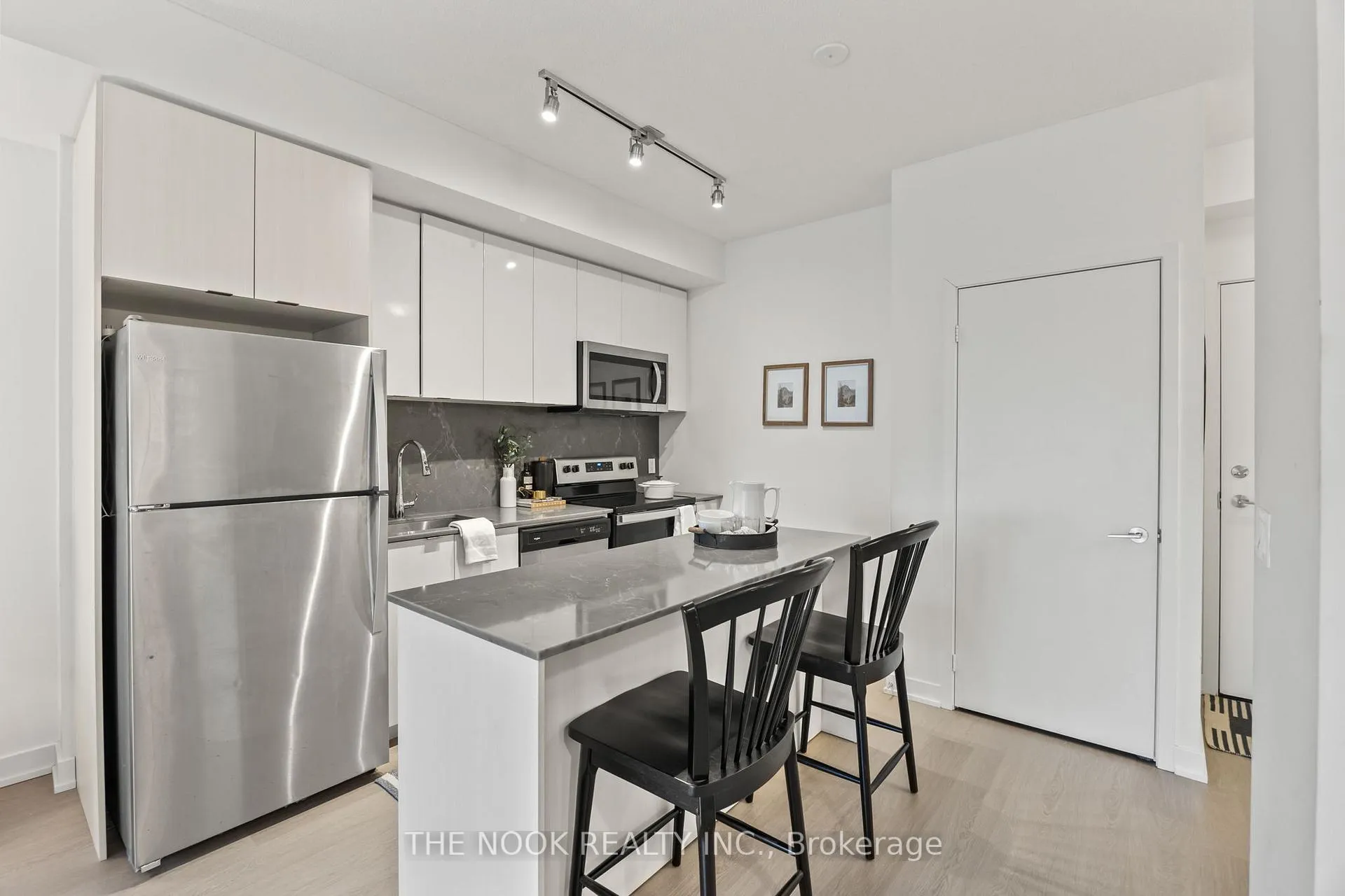 Photo 11 of Unit 417, 859 The Queensway, Etobicoke, Stonegate-Queensway — HOMEH