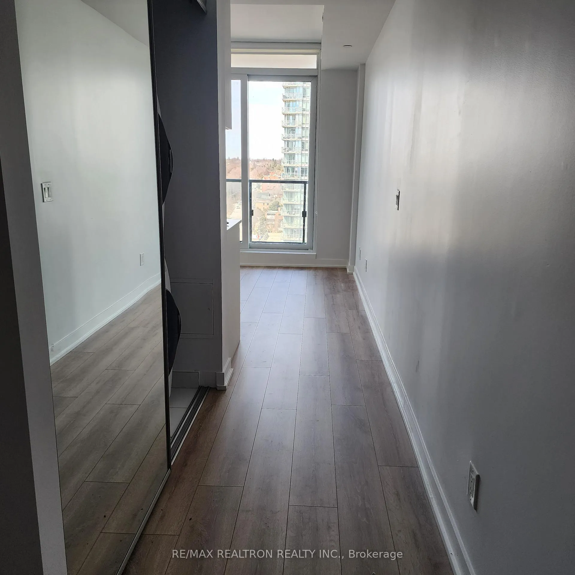 Front of Unit 1516, 1928 Lake Shore Boulevard W