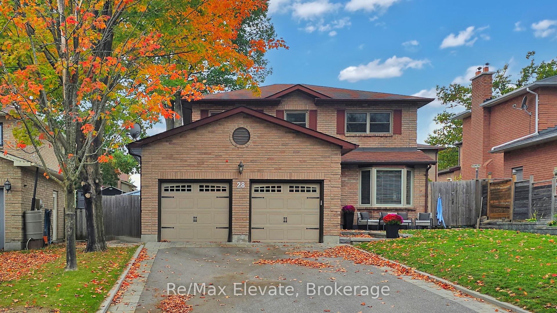 Photo 3 of 28 Kenny Crescent, Barrie, Letitia Heights — HOMEH