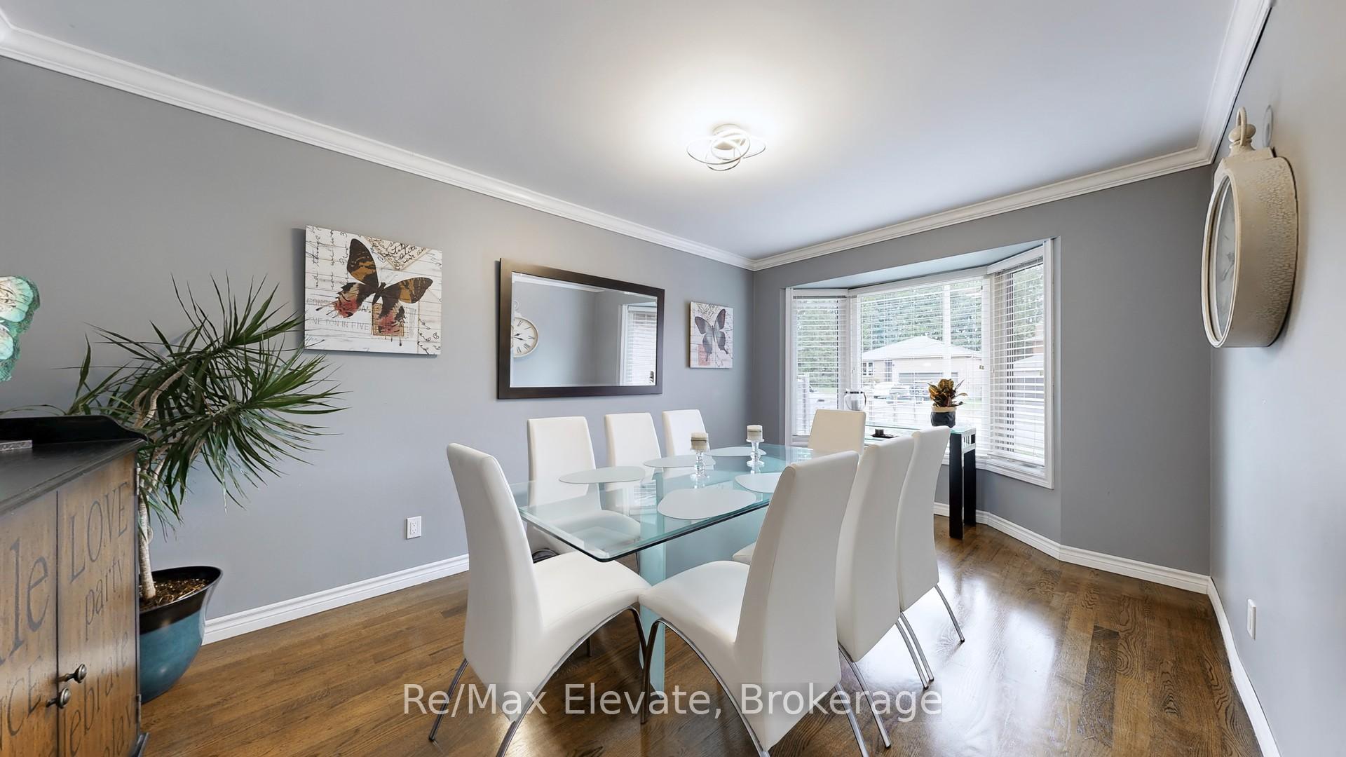 Photo 10 of 28 Kenny Crescent, Barrie, Letitia Heights — HOMEH