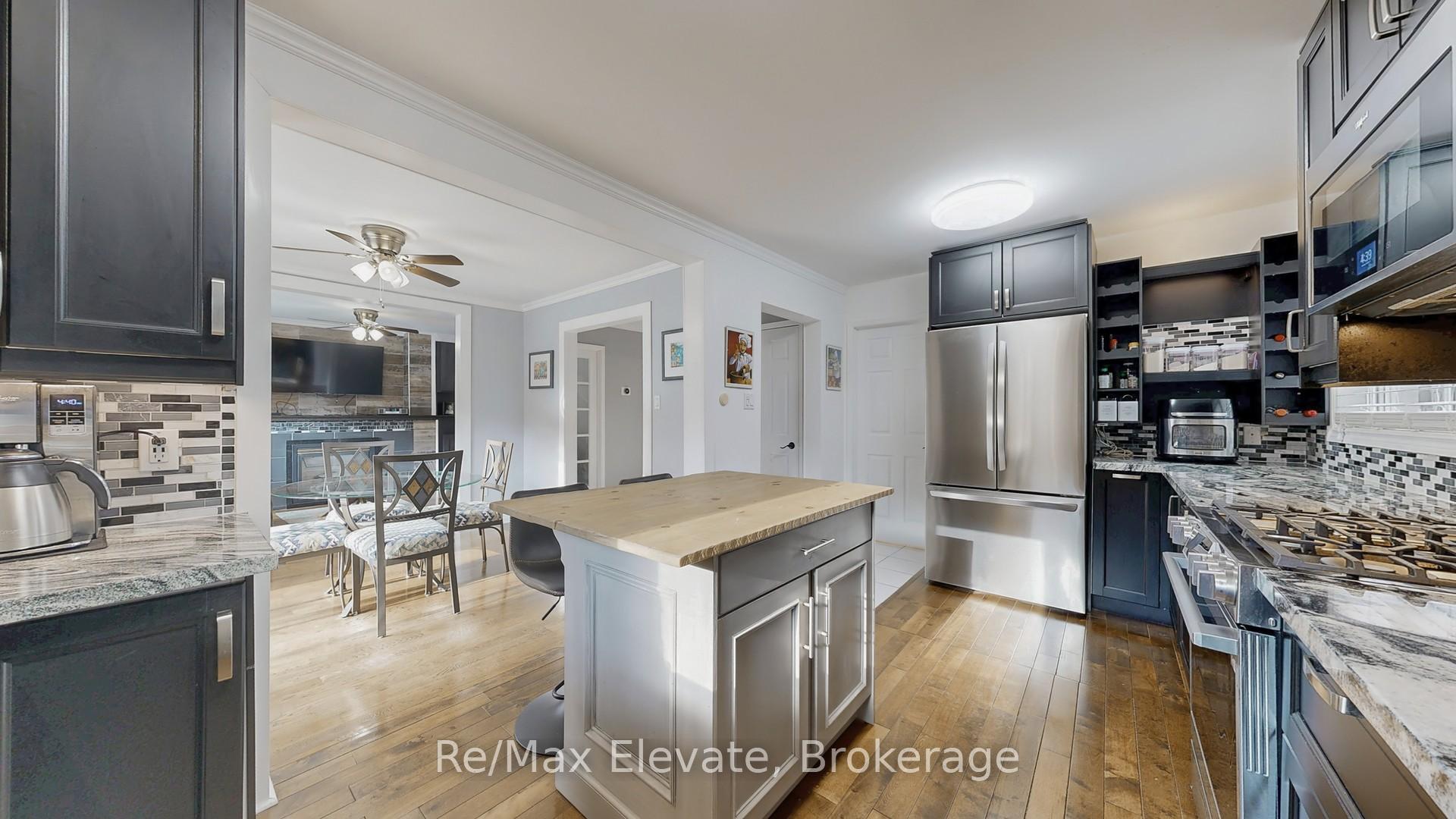 Photo 16 of 28 Kenny Crescent, Barrie, Letitia Heights — HOMEH