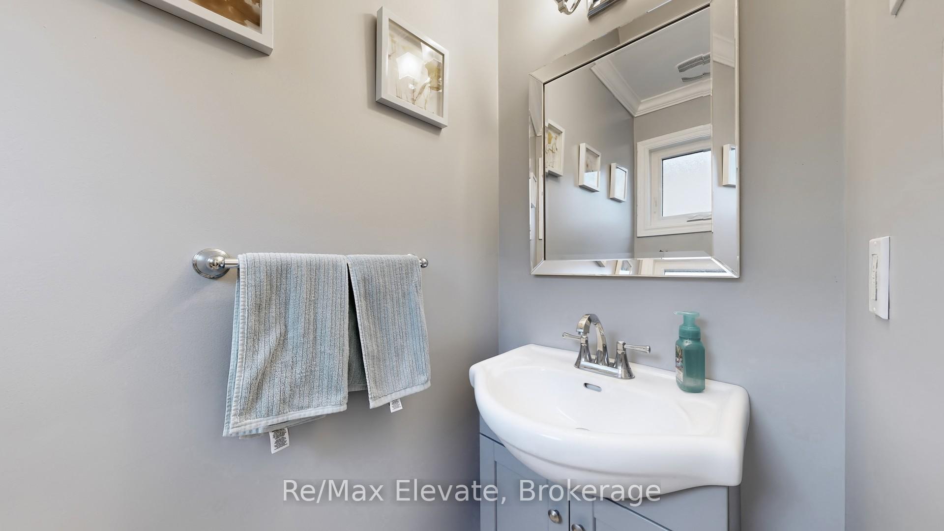 Photo 23 of 28 Kenny Crescent, Barrie, Letitia Heights — HOMEH