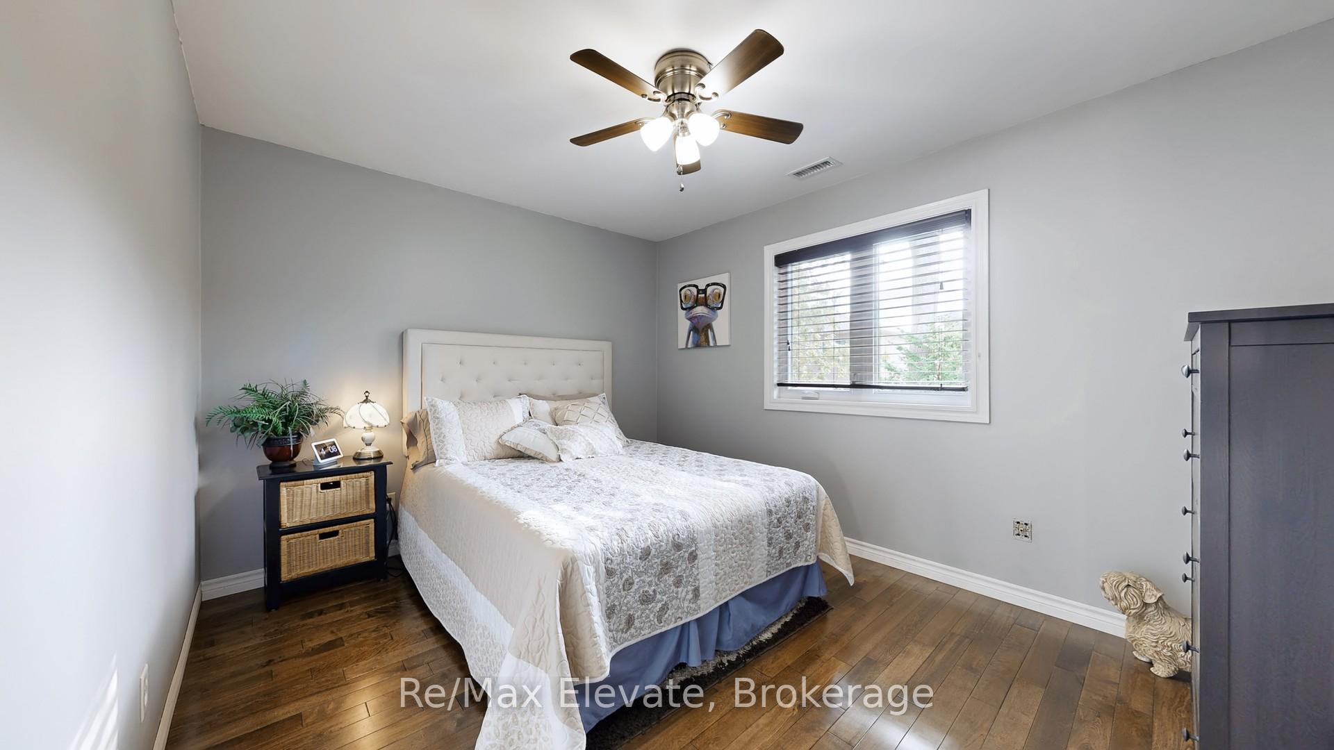 Photo 31 of 28 Kenny Crescent, Barrie, Letitia Heights — HOMEH