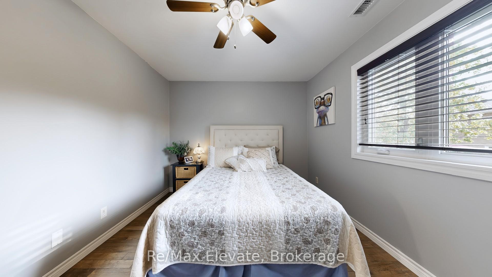 Photo 32 of 28 Kenny Crescent, Barrie, Letitia Heights — HOMEH