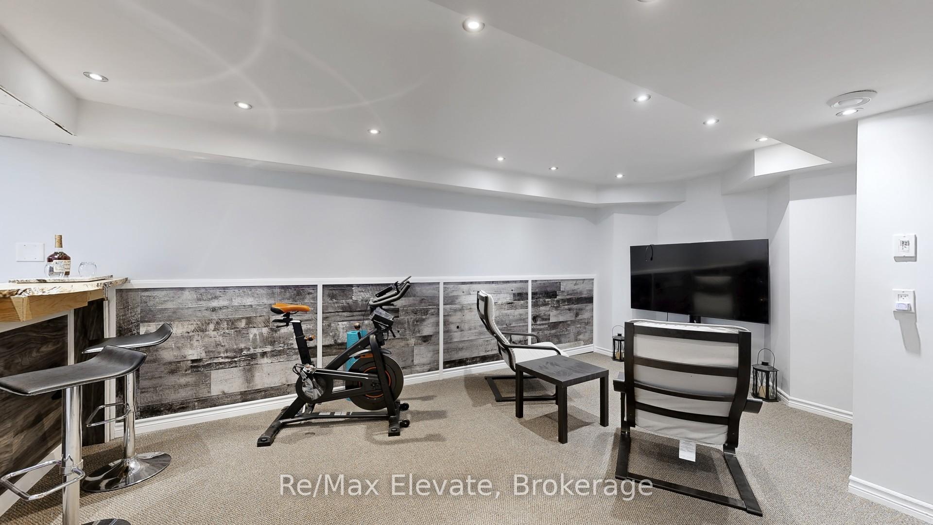 Photo 39 of 28 Kenny Crescent, Barrie, Letitia Heights — HOMEH