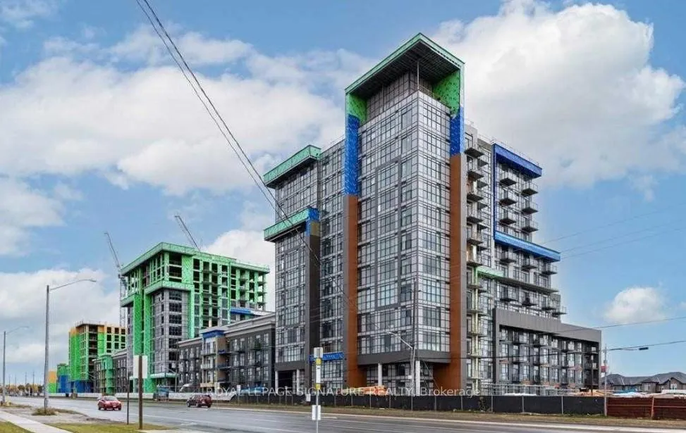 Front of Unit 512, 460 Dundas Street E