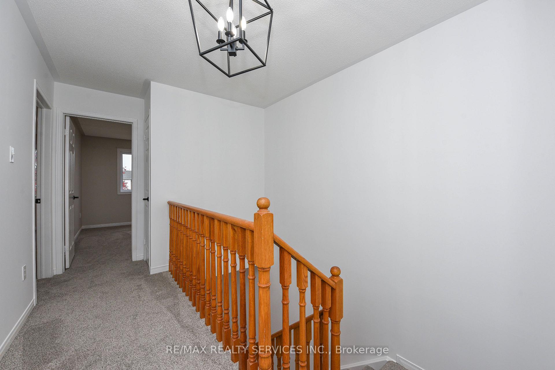 Photo 22 of 15 Shady Pine Circle, Brampton, Sandringham-Wellington — HOMEH