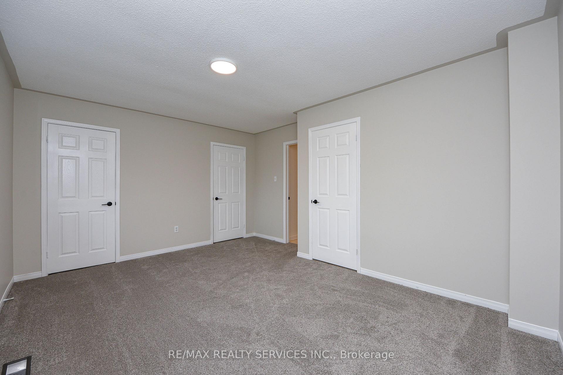 Photo 24 of 15 Shady Pine Circle, Brampton, Sandringham-Wellington — HOMEH