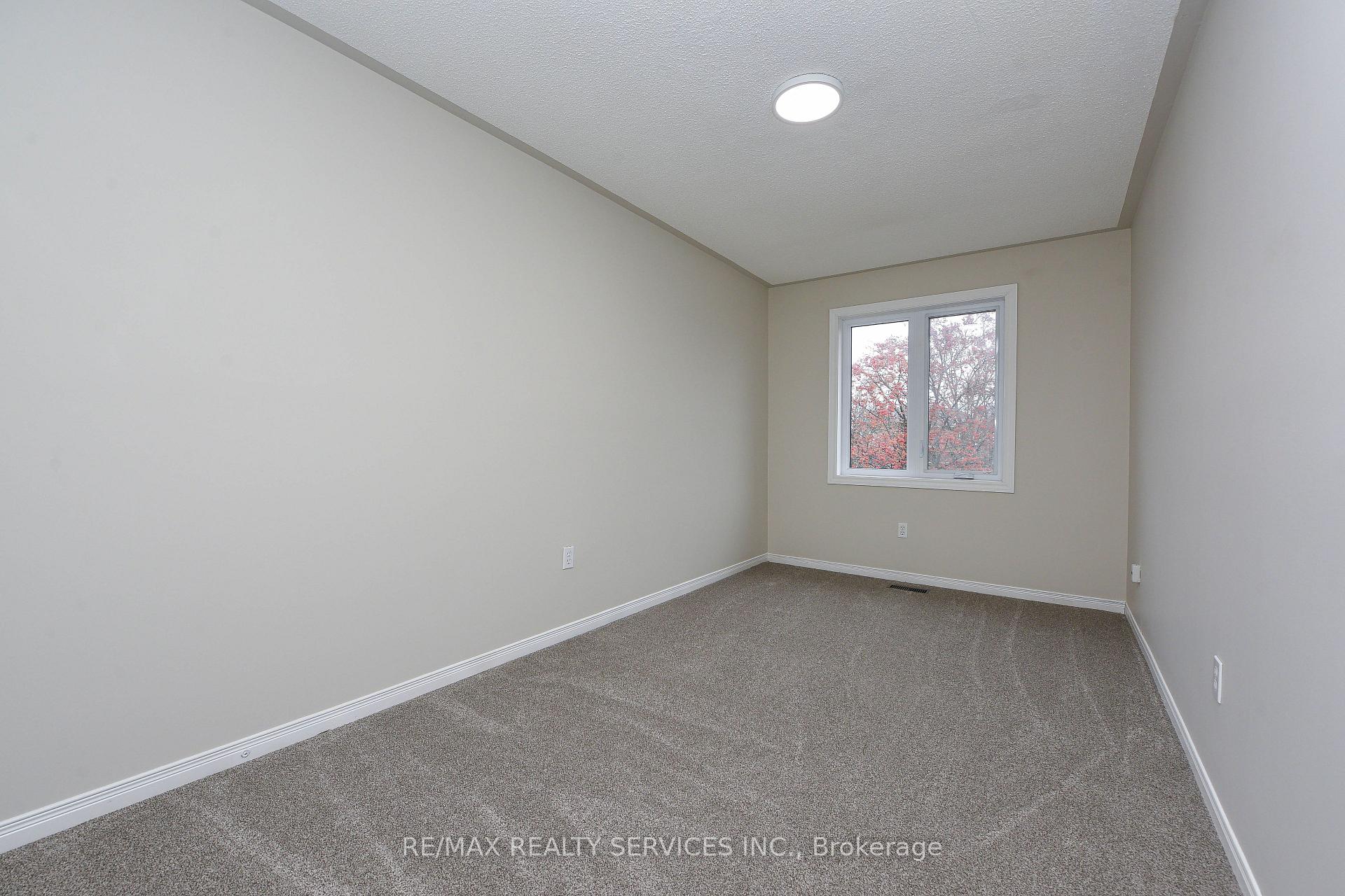 Photo 28 of 15 Shady Pine Circle, Brampton, Sandringham-Wellington — HOMEH