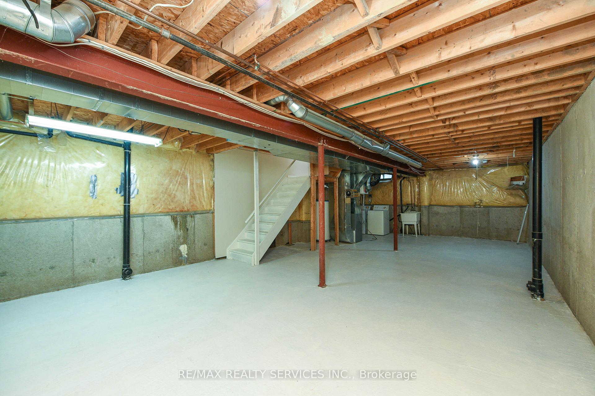 Photo 35 of 15 Shady Pine Circle, Brampton, Sandringham-Wellington — HOMEH