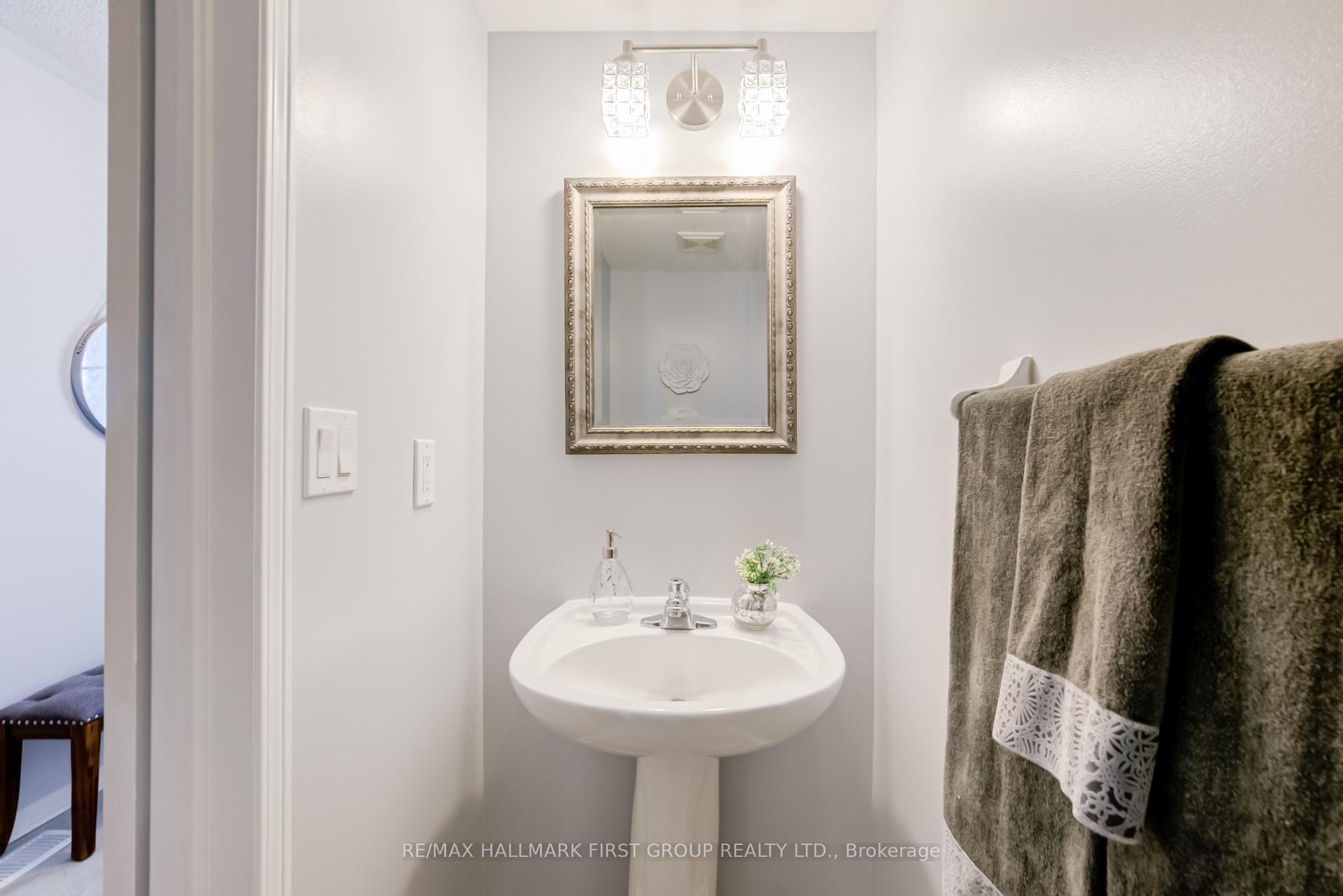 Photo 14 of 37 Abela Lane, Ajax, Central — HOMEH