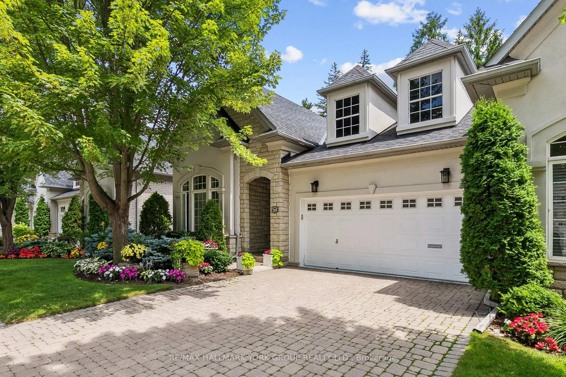 Photo 2 of 29 Arlington Way, Markham, Grandview — HOMEH