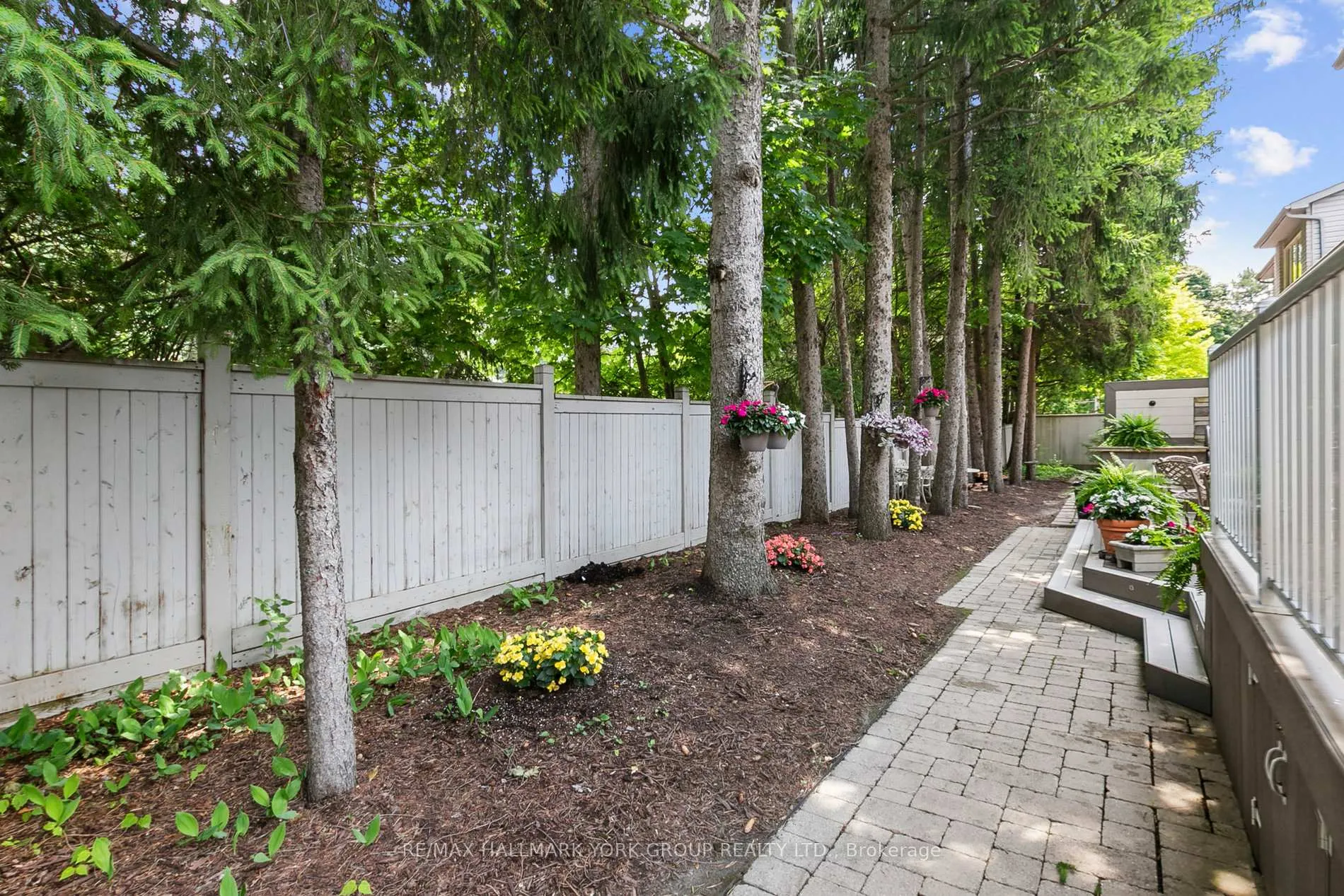 Photo 4 of 29 Arlington Way, Markham, Grandview — HOMEH