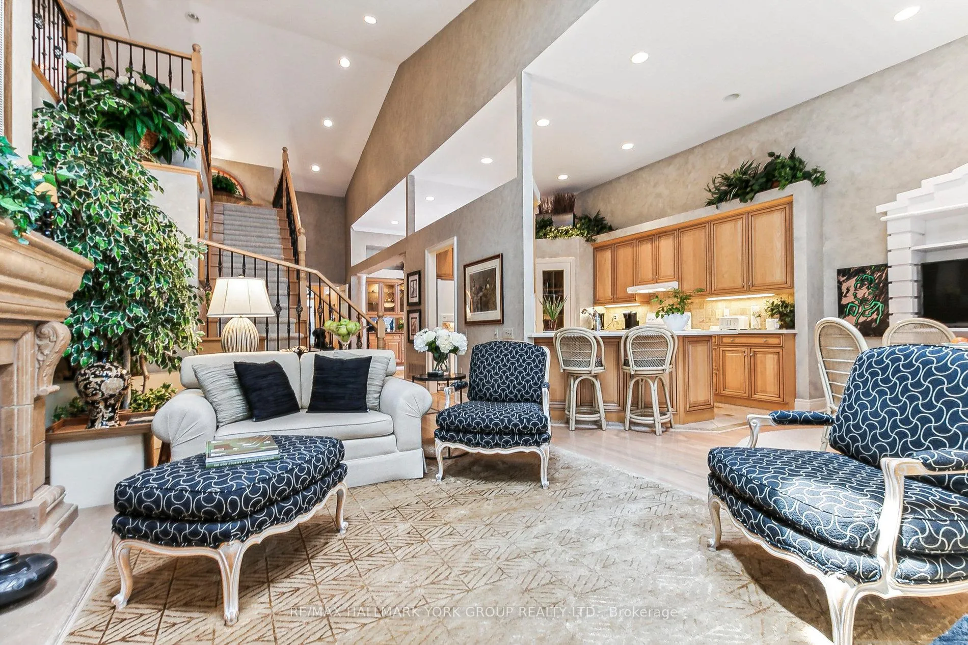 Photo 14 of 29 Arlington Way, Markham, Grandview — HOMEH