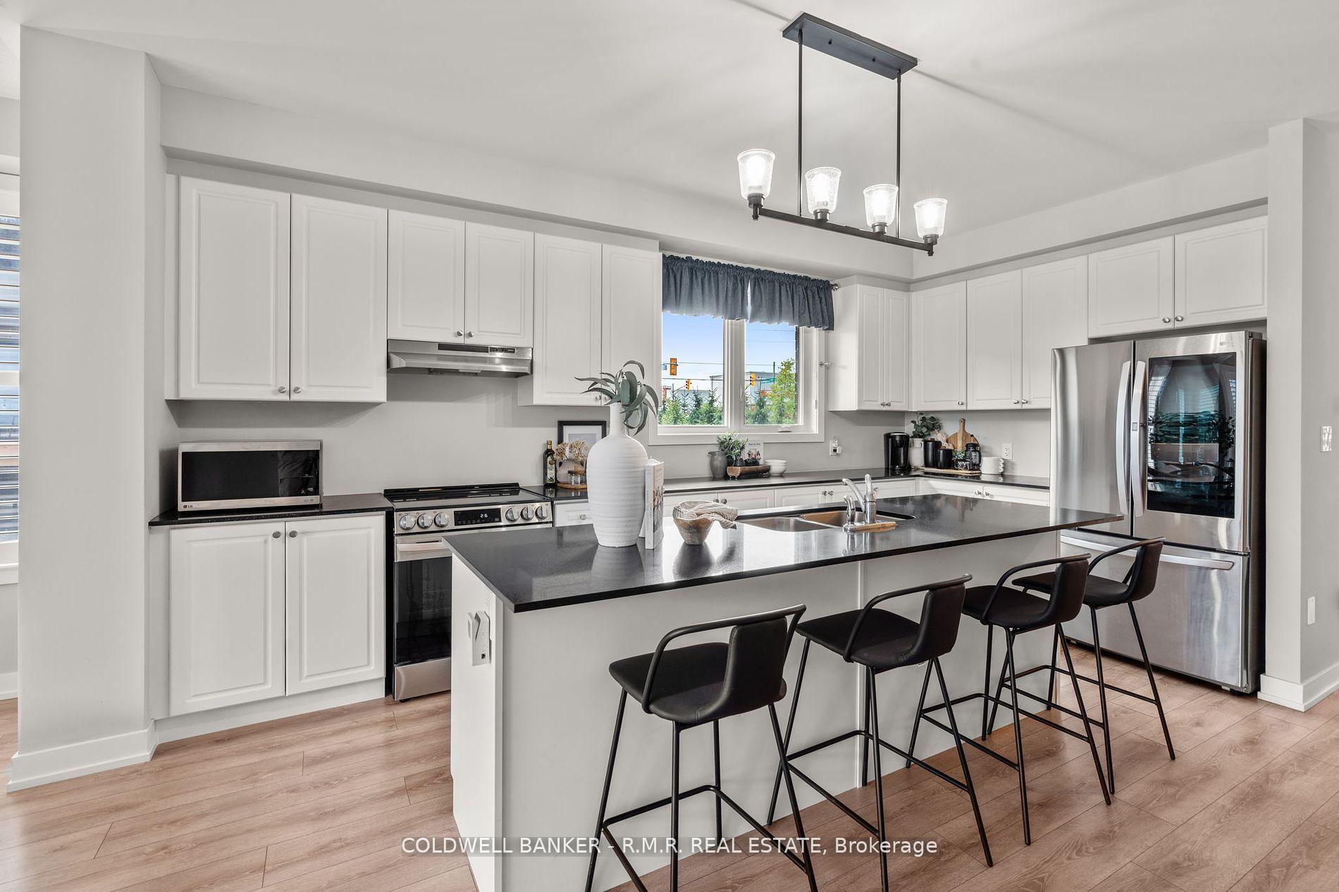 Photo 4 of 43 Assunta Lane, Clarington, Bowmanville — HOMEH