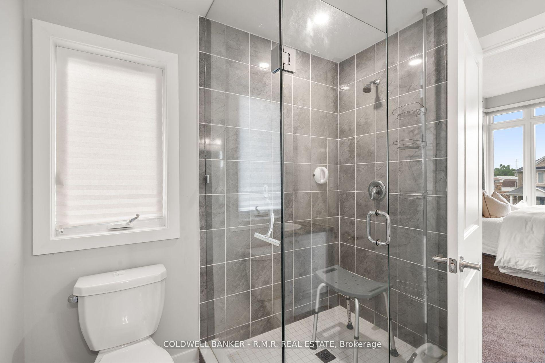 Photo 21 of 43 Assunta Lane, Clarington, Bowmanville — HOMEH