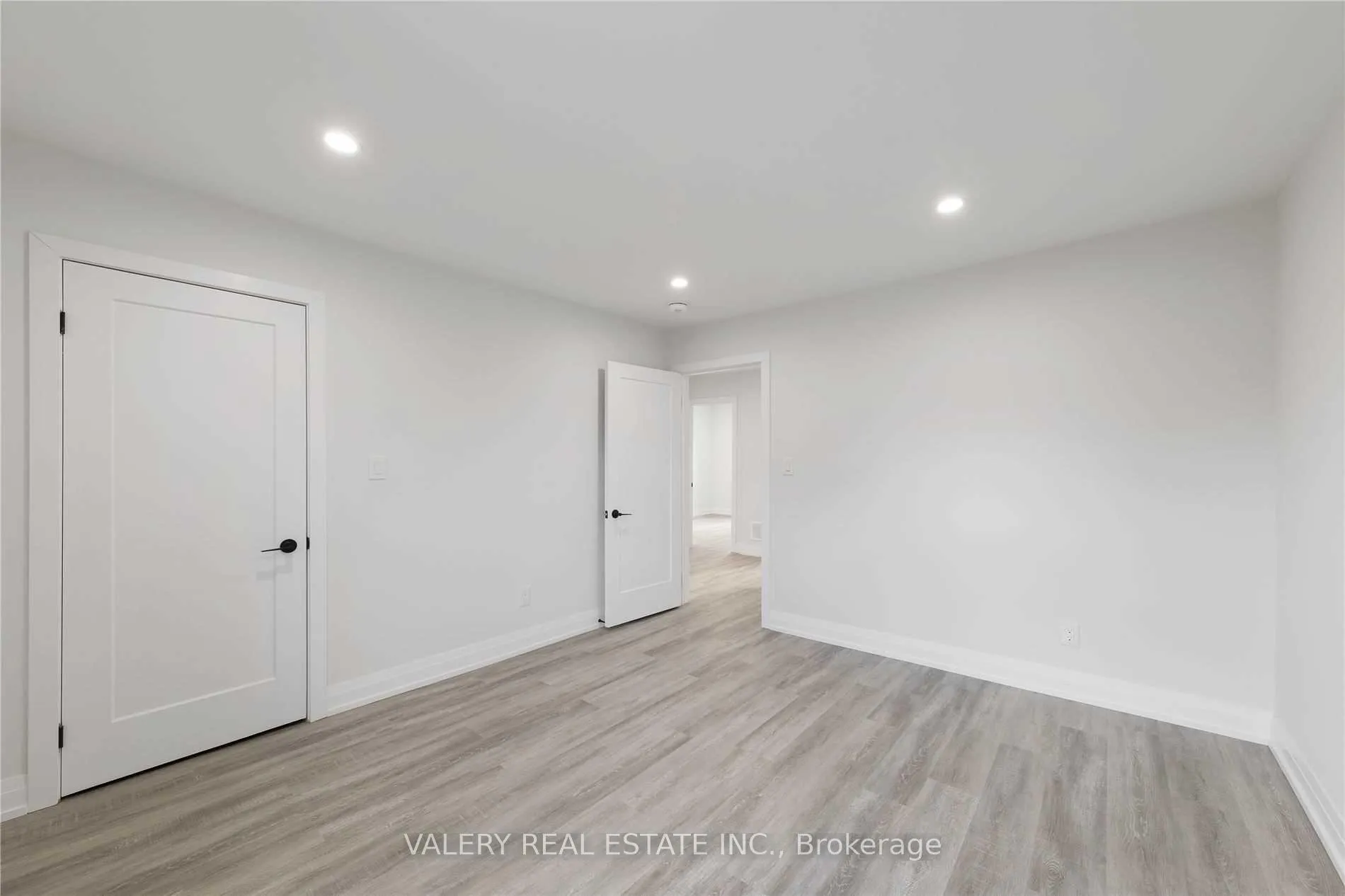 Photo 9 of Unit 2, 5 Maplewood Ave, Hamilton, St. Clair — HOMEH