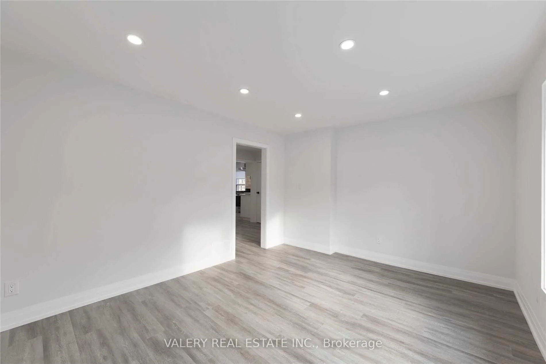 Photo 14 of Unit 2, 5 Maplewood Ave, Hamilton, St. Clair — HOMEH