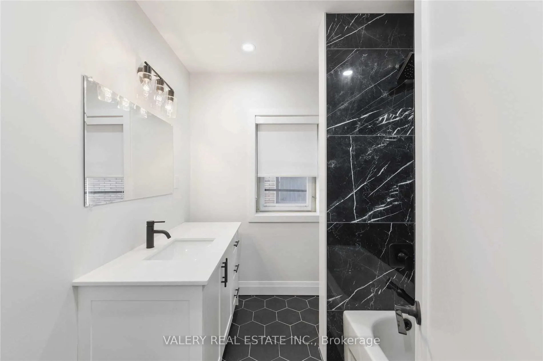 Photo 19 of Unit 2, 5 Maplewood Ave, Hamilton, St. Clair — HOMEH