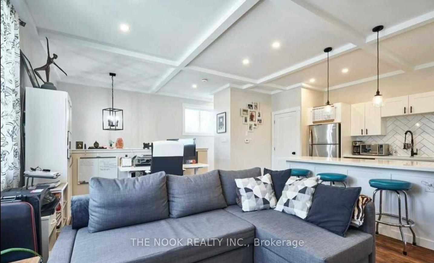 Photo 7 of 92 Elgin Street, Clarington, Bowmanville — HOMEH