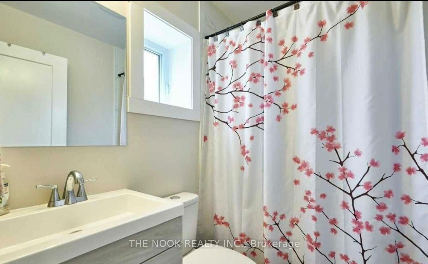 Photo 11 of 92 Elgin Street, Clarington, Bowmanville — HOMEH