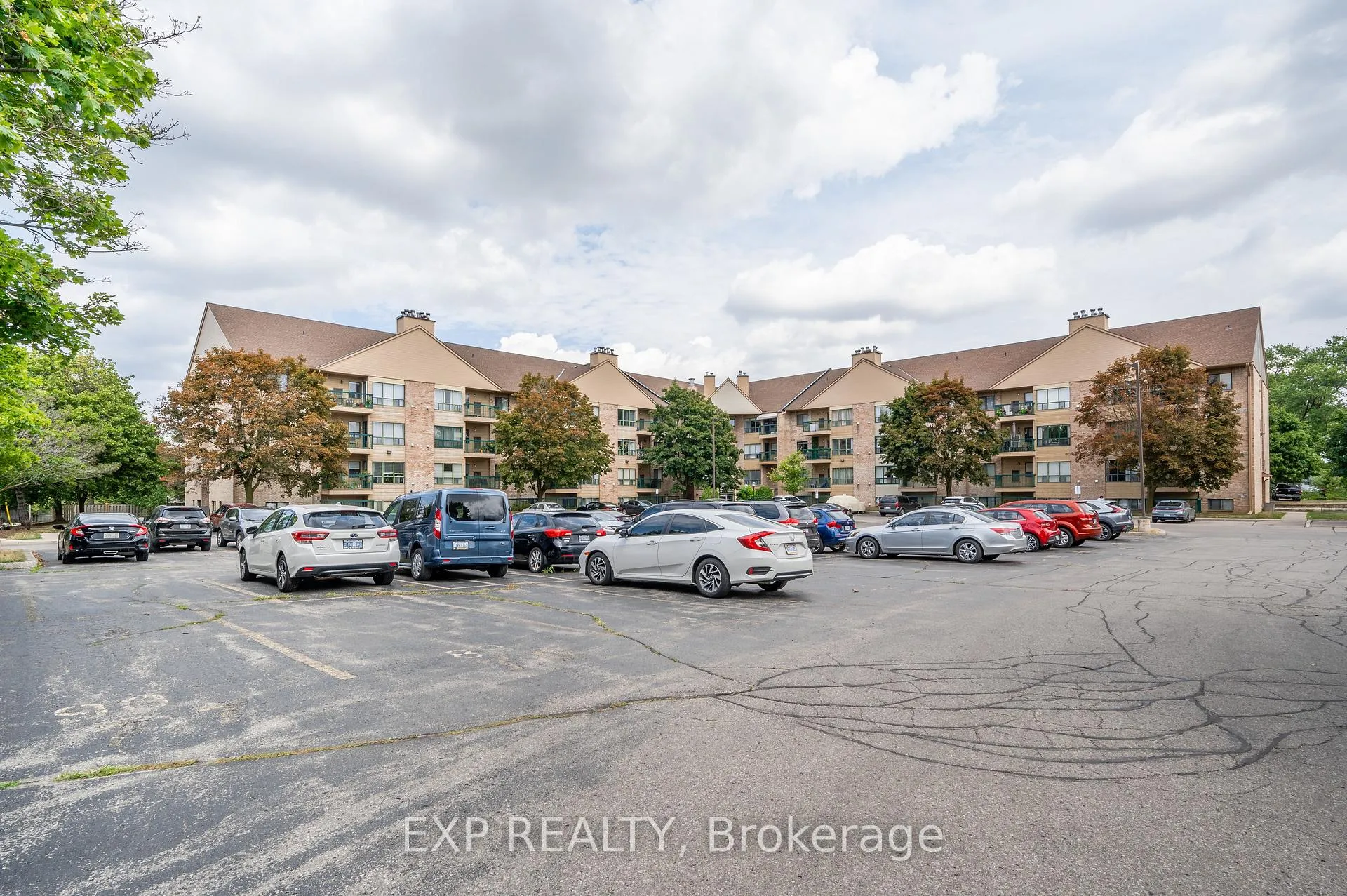 Photo 2 of Unit 404, 15 Hofstetter Avenue, Kitchener — HOMEH