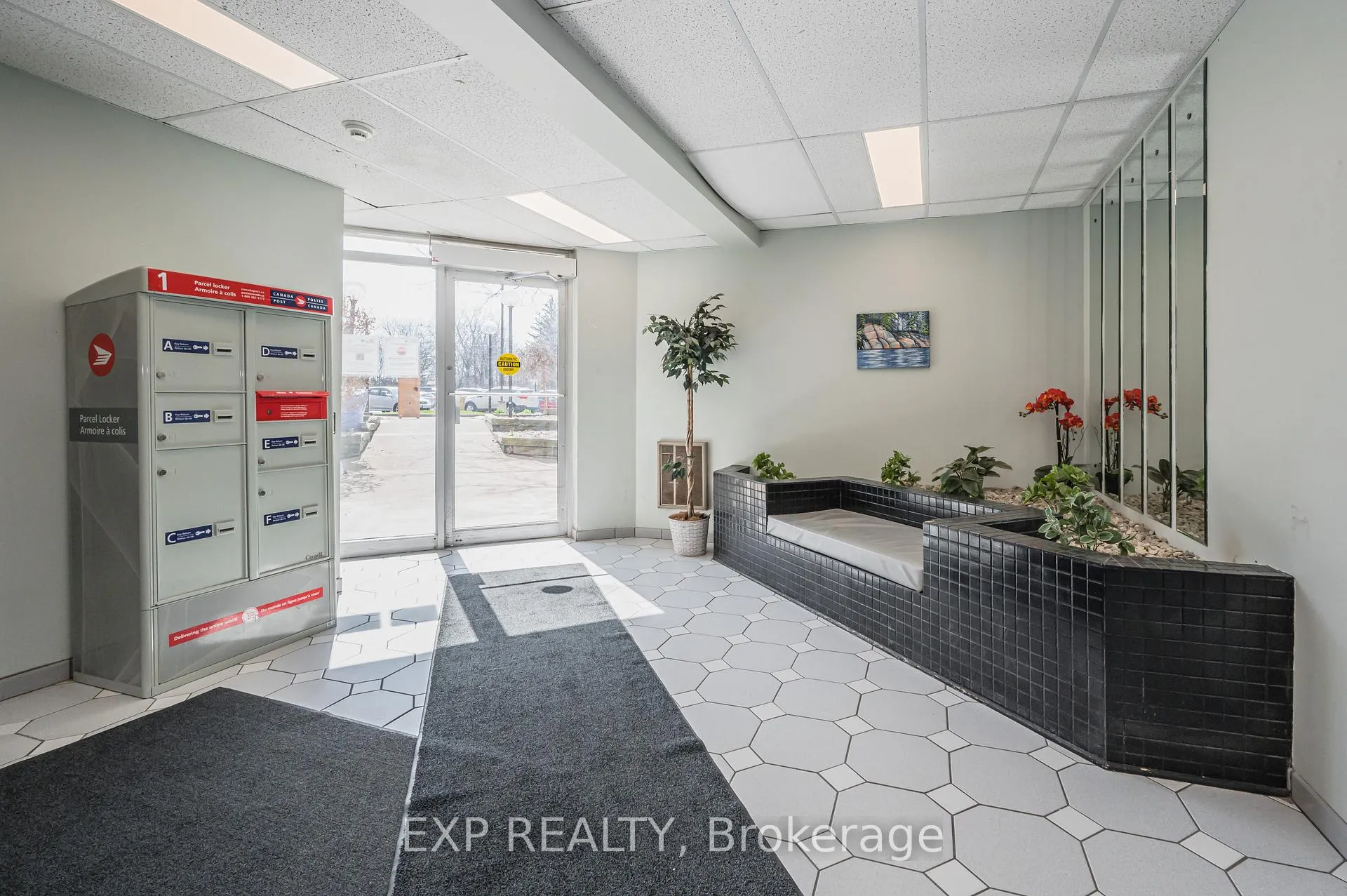 Photo 5 of Unit 404, 15 Hofstetter Avenue, Kitchener — HOMEH