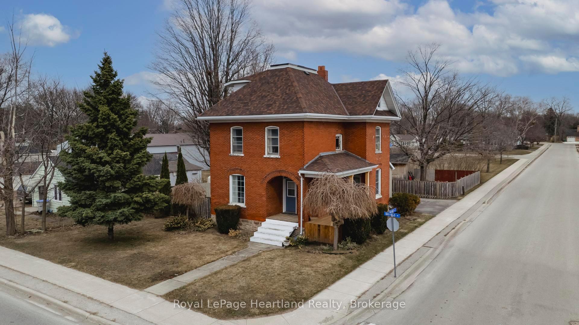 Photo 1 of 221 Bayfield Road, Goderich, Goderich (Town) — HOMEH