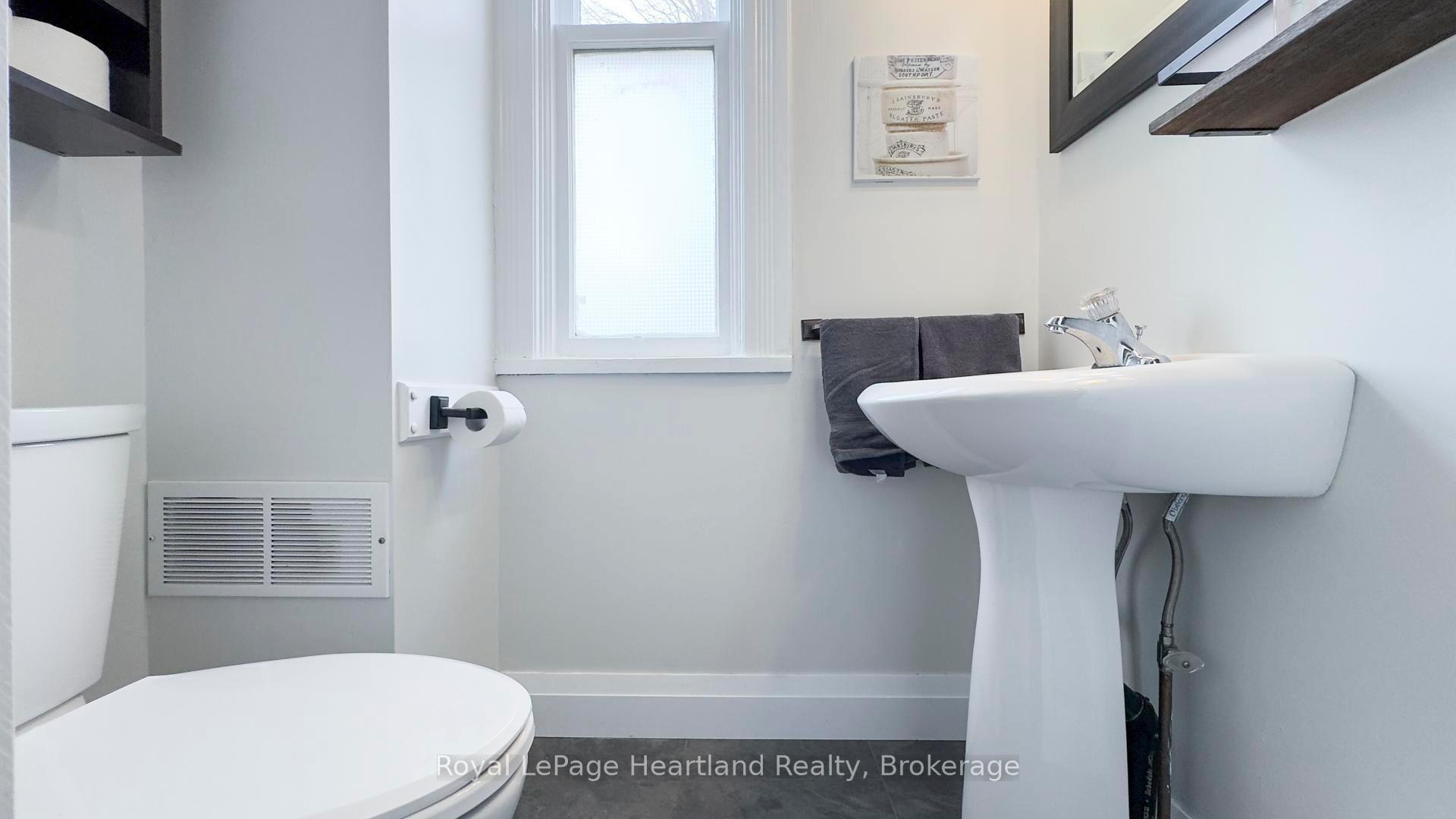 Photo 18 of 221 Bayfield Road, Goderich, Goderich (Town) — HOMEH