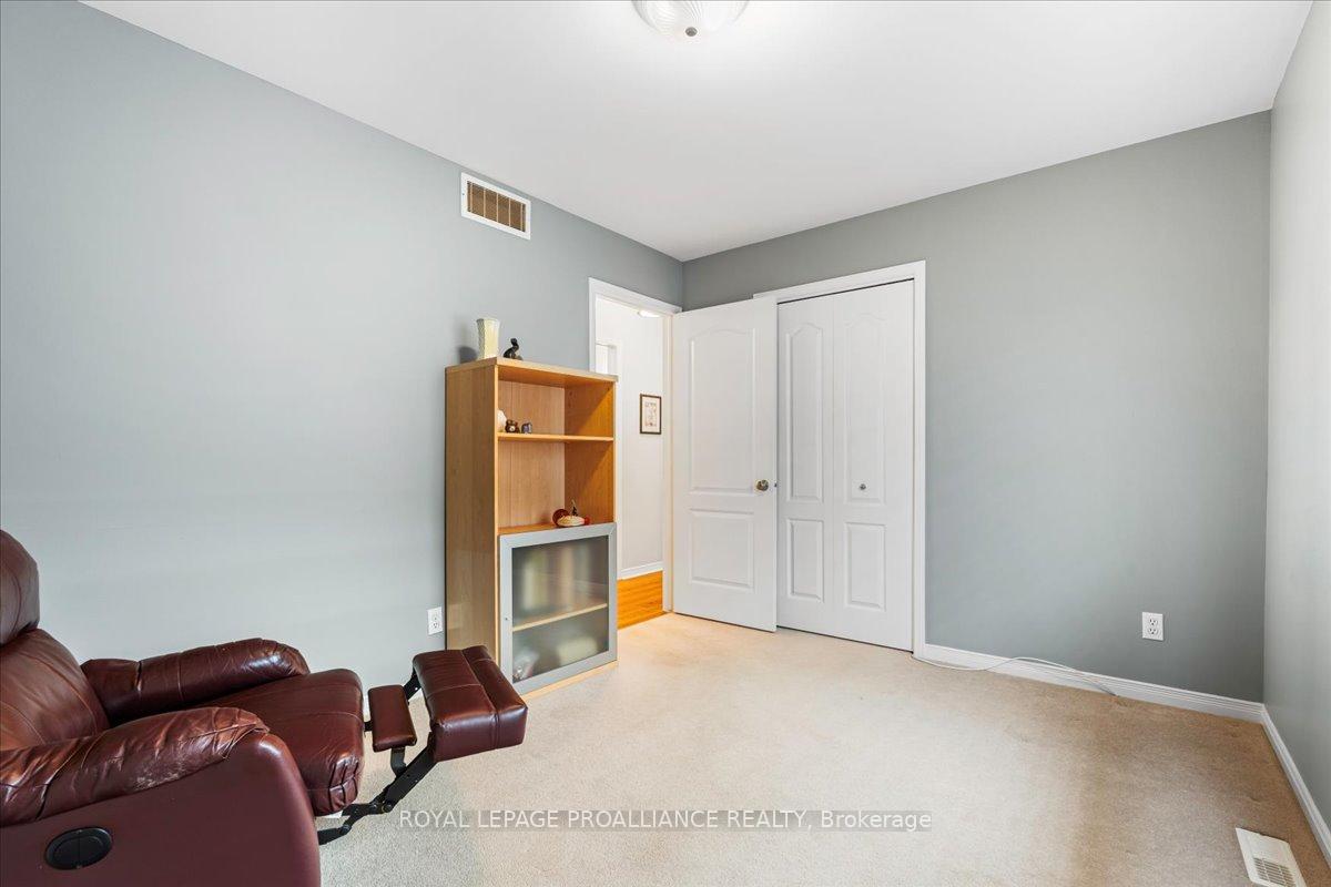 Photo 14 of 15 Huron Lane, Belleville, Belleville Ward — HOMEH