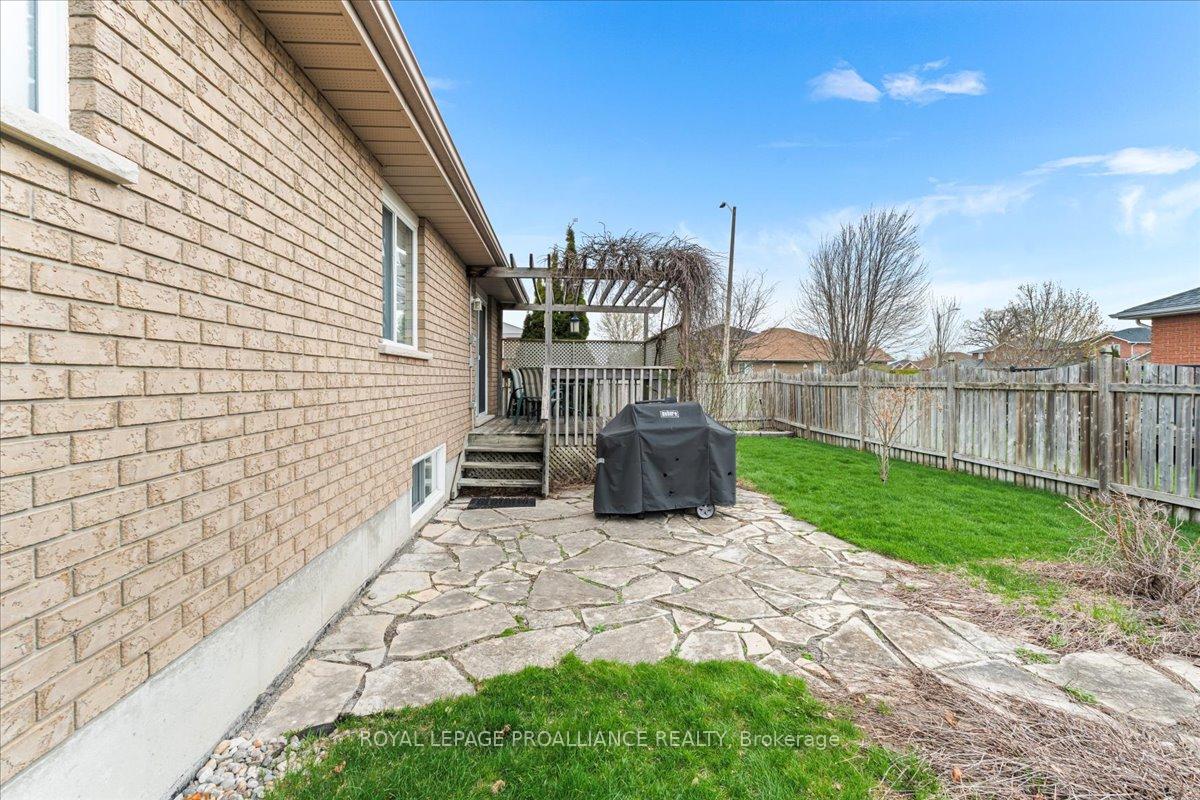 Photo 33 of 15 Huron Lane, Belleville, Belleville Ward — HOMEH