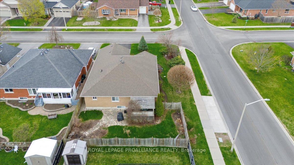 Photo 37 of 15 Huron Lane, Belleville, Belleville Ward — HOMEH