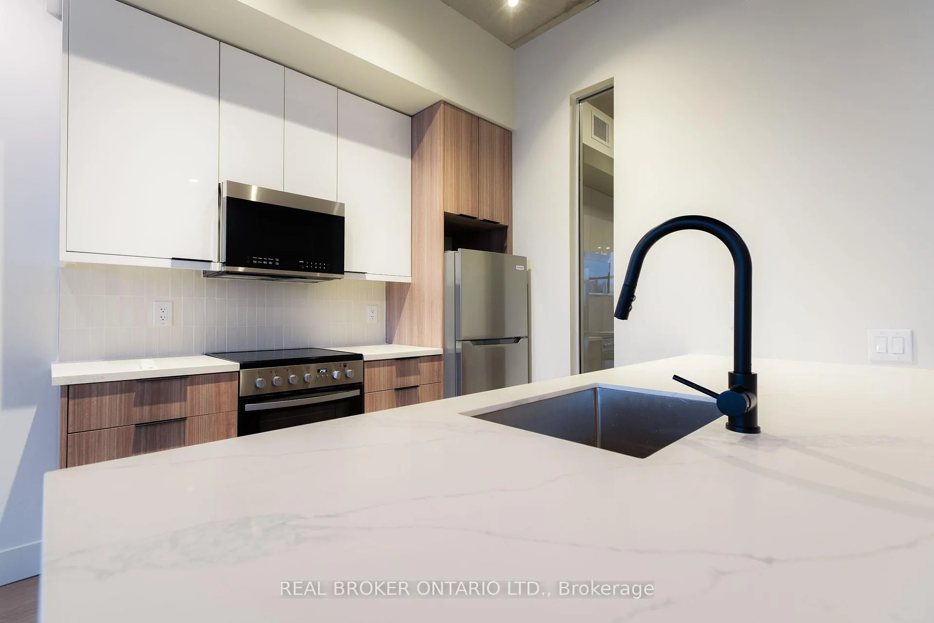 Photo 4 of Unit 306, 24 Augusta Street, Hamilton, Corktown — HOMEH