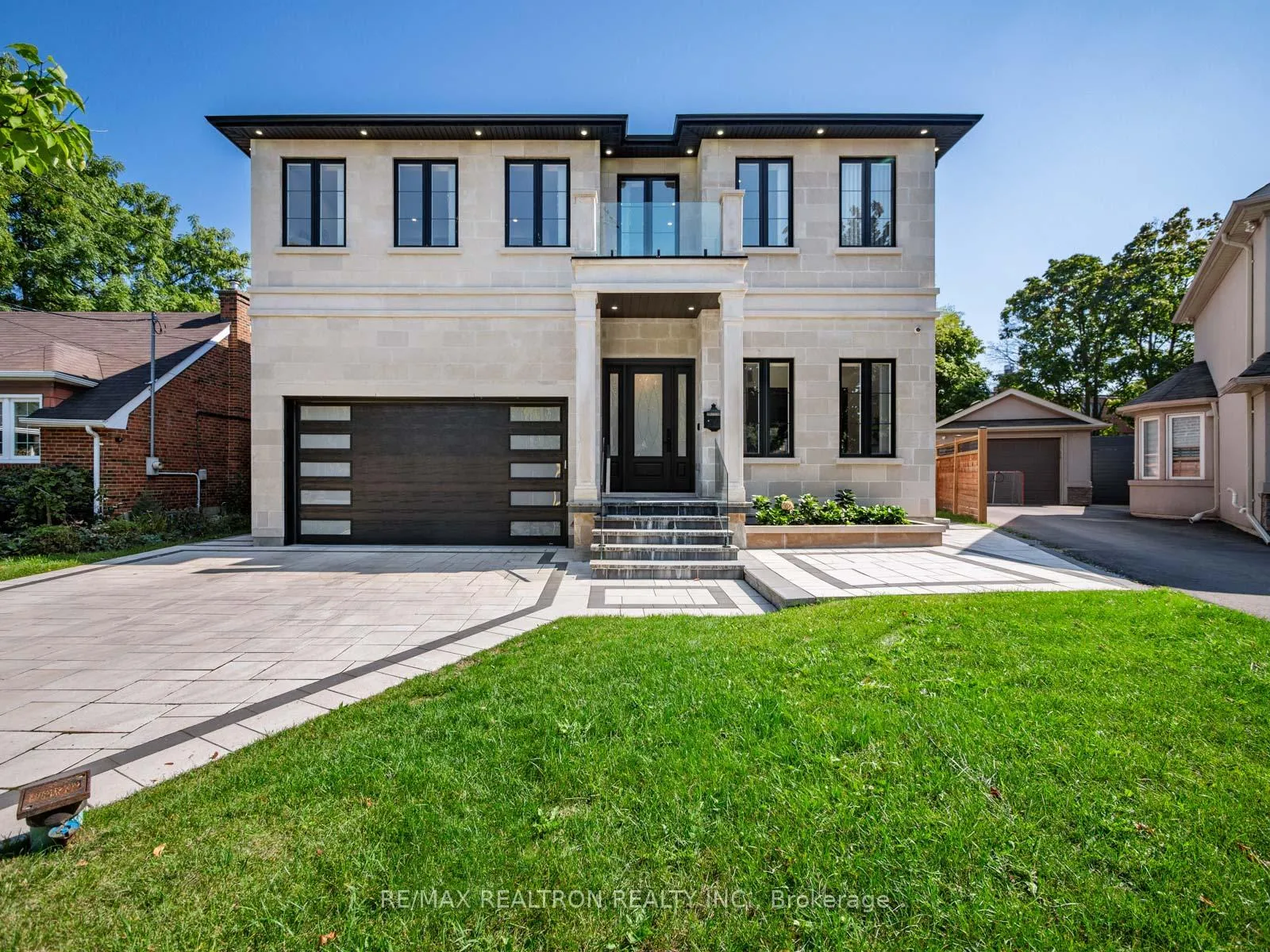 Photo 2 of 91 Brucewood Crescent, Toronto, Englemount-Lawrence — HOMEH