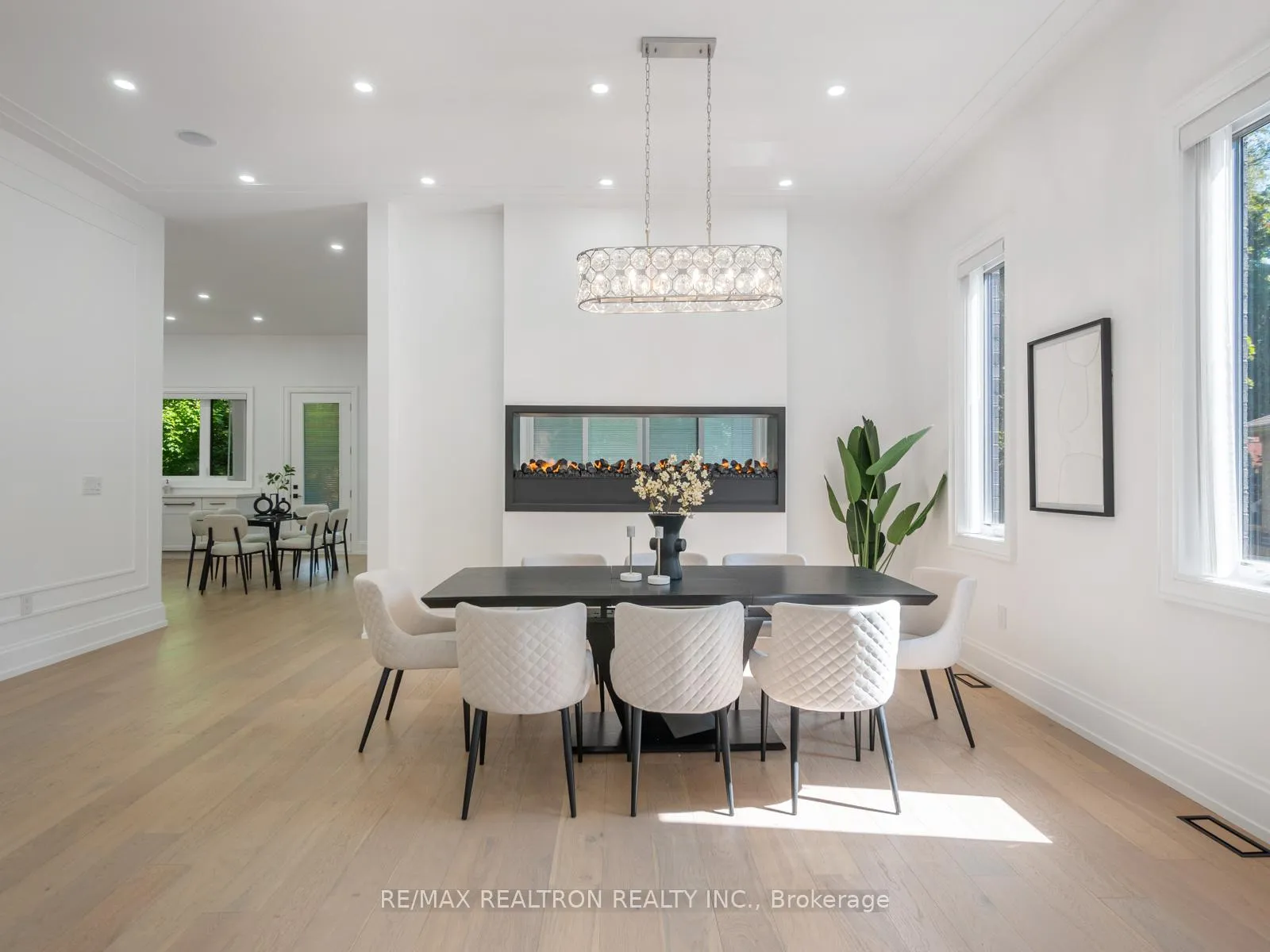 Photo 5 of 91 Brucewood Crescent, Toronto, Englemount-Lawrence — HOMEH