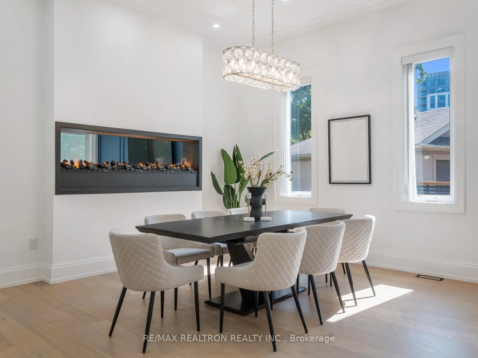 Photo 6 of 91 Brucewood Crescent, Toronto, Englemount-Lawrence — HOMEH