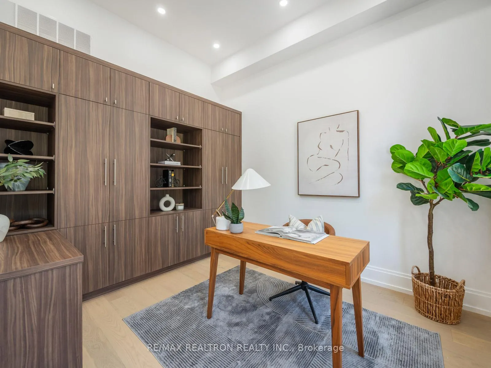 Photo 7 of 91 Brucewood Crescent, Toronto, Englemount-Lawrence — HOMEH