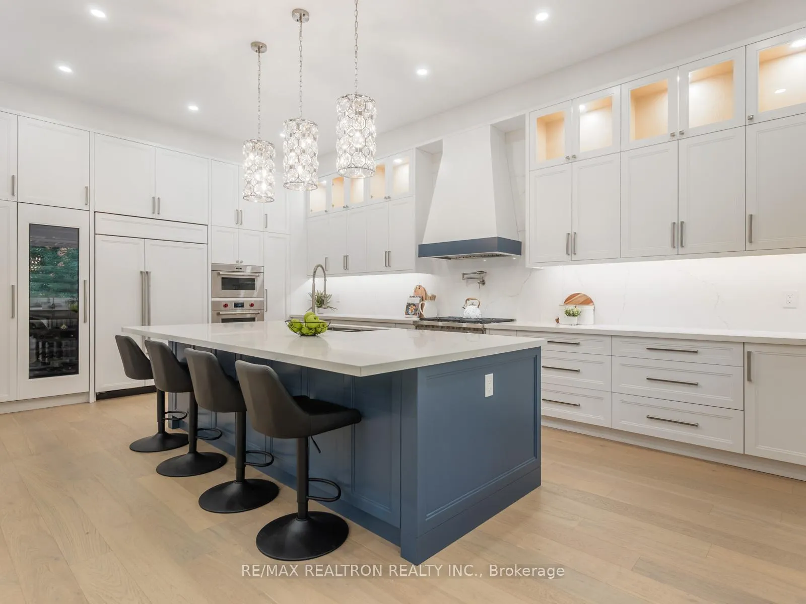 Photo 11 of 91 Brucewood Crescent, Toronto, Englemount-Lawrence — HOMEH