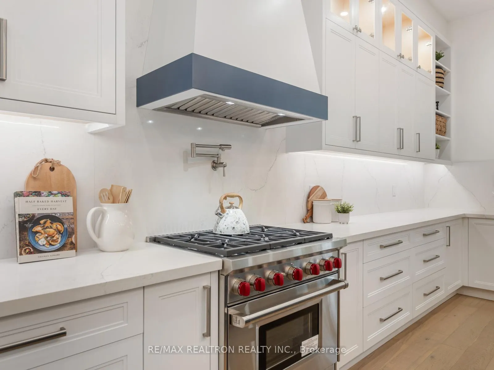 Photo 12 of 91 Brucewood Crescent, Toronto, Englemount-Lawrence — HOMEH