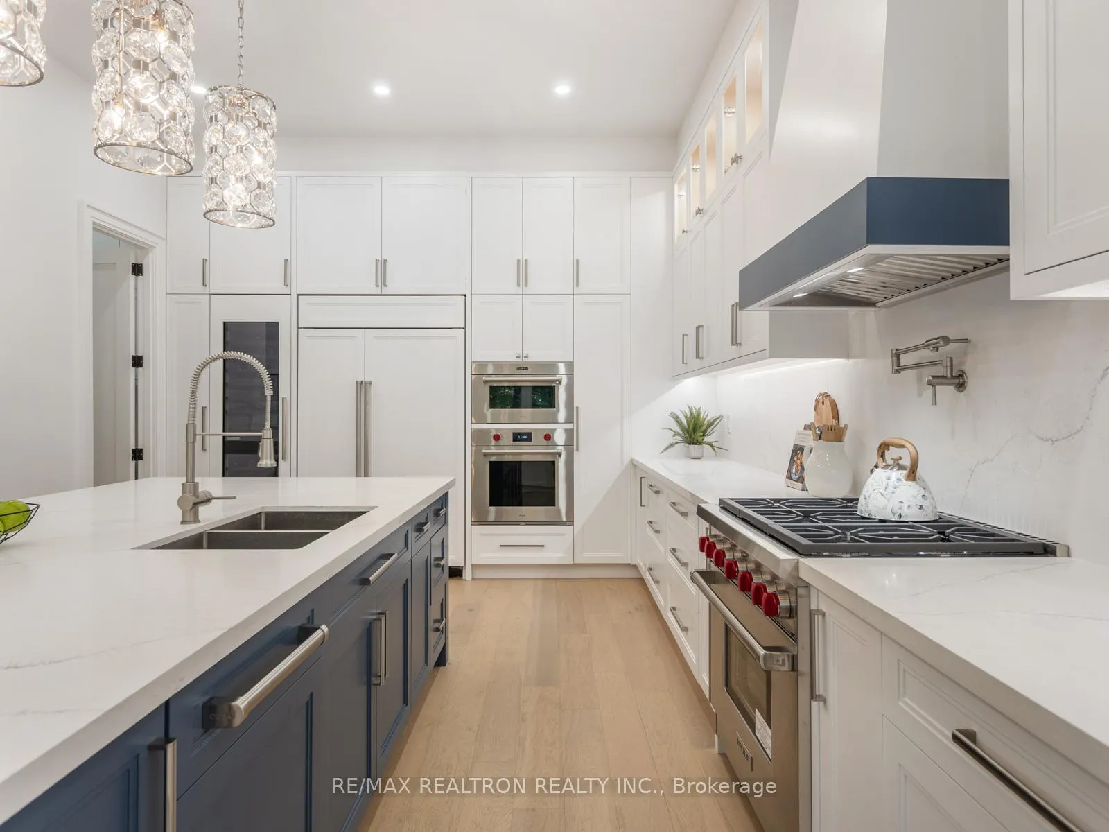 Photo 16 of 91 Brucewood Crescent, Toronto, Englemount-Lawrence — HOMEH